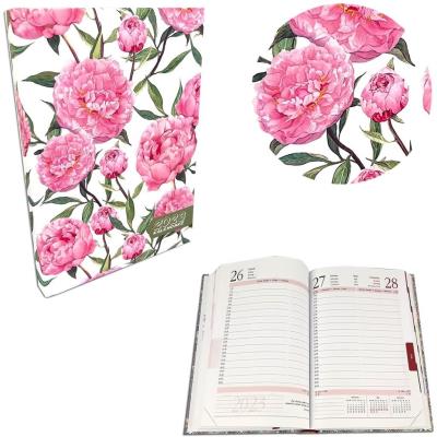 Kalendarz 2023 A5 dzienny soft touch Peonie. Wydawca: EV-Corp. SmakLiter.pl Opakowanie Kalendarz 2023 A5 dzienny soft touch Peonie