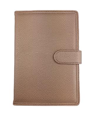 Opakowanie Kalendarz 2023 A5 tygodniowy z zapięciem ekoskóra różowe złoto