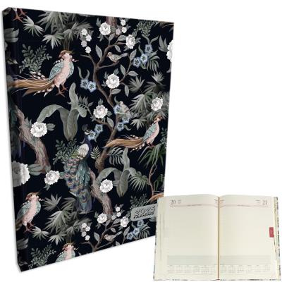 Opakowanie Kalendarz 2025 A4 dzienny sb/nd osobno Pawie