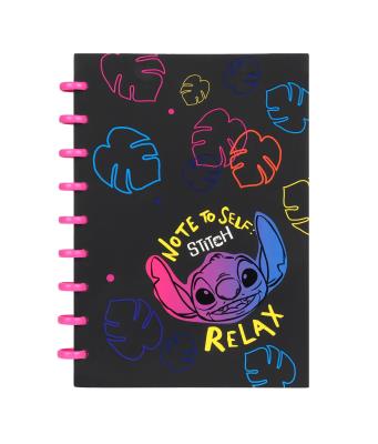 Kołobrulion B5 Disney Black Stitch big ring 100 kartek wzór 1. Wydawca: Patio. SmakLiter.pl Opakowanie Kołobrulion B5 Disney Black Stitch big ring 100 kartek wzór 1