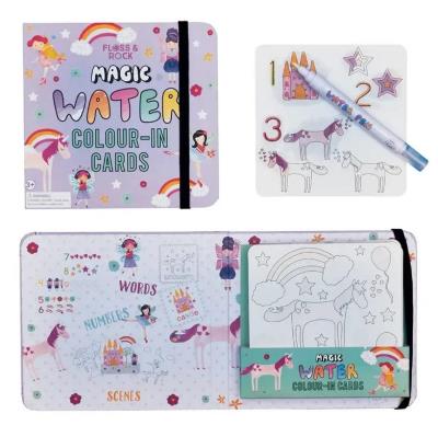 Kolorowanka Wodna z Pisakiem Kraina Fantazji. Wydawca: Floss & Rock. SmakLiter.pl Opakowanie Kolorowanka Wodna z Pisakiem Kraina Fantazji