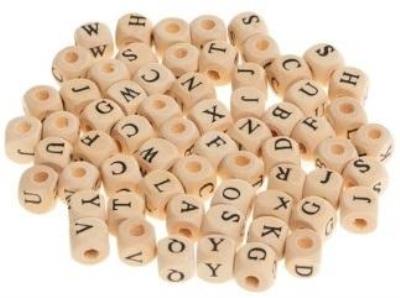 Koraliki drewniane alfabet 8mm 60szt. Wydawca: Brewis. SmakLiter.pl Opakowanie Koraliki drewniane alfabet 8mm 60szt