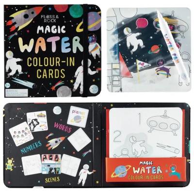 Kosmos Kolorowanka Wodna z Pisakiem 10 kart. Wydawca: Floss & Rock. SmakLiter.pl Opakowanie Kosmos Kolorowanka Wodna z Pisakiem 10 kart