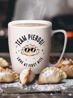 Kubek team pierogi. Wydawca: Nadwyraz. SmakLiter.pl Opakowanie Kubek team pierogi