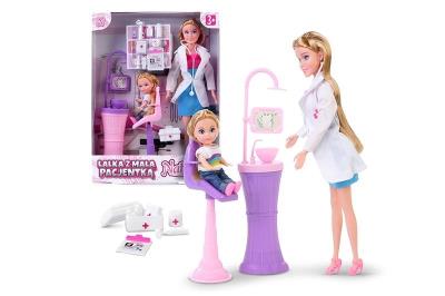 Lalka Natalia Stomatolog 29 cm. Wydawca: Artyk. SmakLiter.pl Opakowanie Lalka Natalia Stomatolog 29 cm