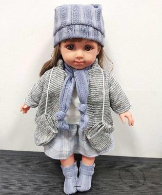 Lalka w zimowym ubranku 35cm. Wydawca: ADAR. SmakLiter.pl Opakowanie Lalka w zimowym ubranku 35cm