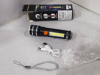 Latarka. Wydawca: ADAR. SmakLiter.pl Opakowanie Latarka