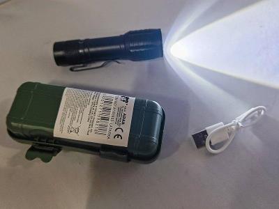 Latarka. Wydawca: ADAR. SmakLiter.pl Opakowanie Latarka