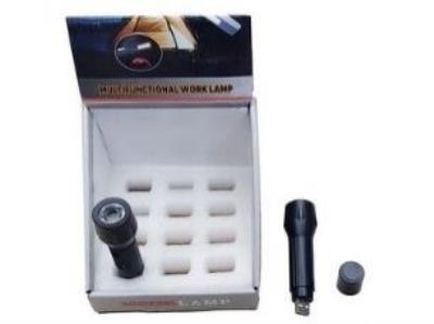 Latarka czarna USB 11cm. Wydawca: Madej. SmakLiter.pl Opakowanie Latarka czarna USB 11cm