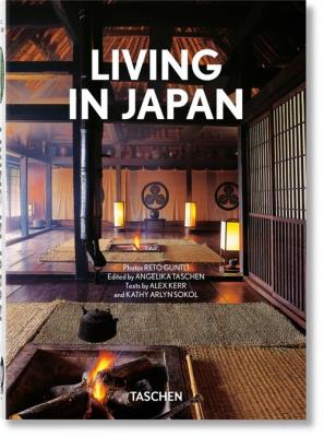 Living in Japan. 40th Ed.. Autor: Alex Kerr, Arlyn Sokol Kathy. SmakLiter.pl Okładka książki Living in Japan. 40th Ed.