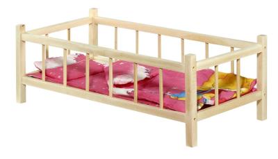 Łóżeczko duże dla lalek z pościelą. Wydawca: Baczek. SmakLiter.pl Opakowanie Łóżeczko duże dla lalek z pościelą