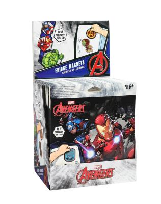 Magnes na lodówkę Avengers 1szt.mix. Wydawca: Patio. SmakLiter.pl Opakowanie Magnes na lodówkę Avengers 1szt.mix