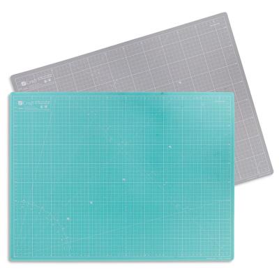 Mata do cięcia samoregenerująca 60x45cm. Wydawca: Dalprint. SmakLiter.pl Opakowanie Mata do cięcia samoregenerująca 60x45cm