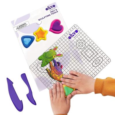 Opakowanie Mata do kreatywności z przyborami szkolnymi 19x24