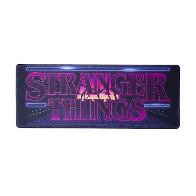 Opakowanie Mata na biurko Stranger Things Arcade Logo