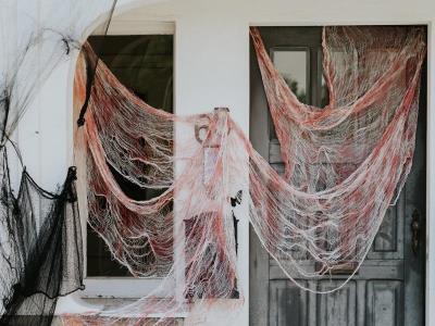 Opakowanie Materiał dekoracyjny z plamami krwi 0,72x9,8m