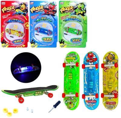 Opakowanie Mini deskorolka ze światłem 3 kolory MIX