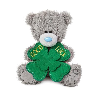 Miś - Good Luck z koniczynką 13cm. Wydawca: Carte Blanche Greetings Ltd.. SmakLiter.pl Opakowanie Miś - Good Luck z koniczynką 13cm