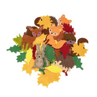 Naklejki z filcu jesień 35szt. Wydawca: Brewis. SmakLiter.pl Opakowanie Naklejki z filcu jesień 35szt