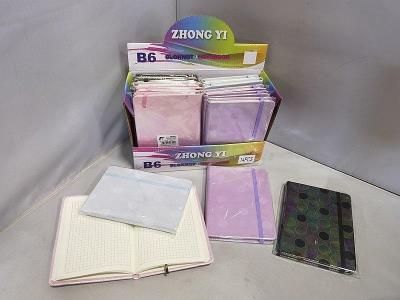 Opakowanie Notes B6 z gumką MIX