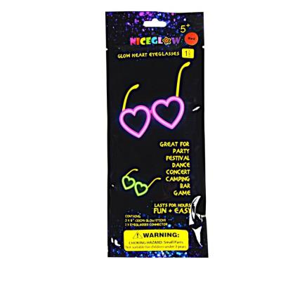 Okulary serca Glow stick. Wydawca: ARPEX. SmakLiter.pl Opakowanie Okulary serca Glow stick