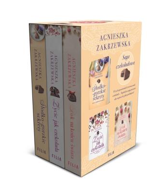 Pakiet: Rok na końcu świata / Życie jak czekolada / Słodko-gorzkie sekrety. Autor: Zakrzewska Agnieszka. SmakLiter.pl Okładka książki Pakiet: Rok na końcu świata / Życie jak czekolada / Słodko-gorzkie sekrety
