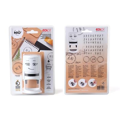 Opakowanie Pieczątka Nio Monogram Inicjały ozdobne samotuszująca