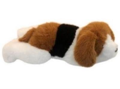 Pies pluszowy leżący 42cm. Wydawca: Czapska. SmakLiter.pl Opakowanie Pies pluszowy leżący 42cm