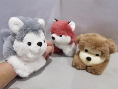 Piesek pluszowy MIX. Wydawca: ADAR. SmakLiter.pl Opakowanie Piesek pluszowy MIX