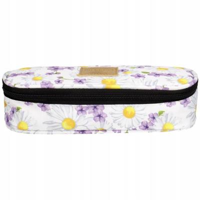 Piórnik Margaretki Fiołki. Wydawca: incood.. SmakLiter.pl Opakowanie Piórnik Margaretki Fiołki