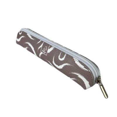 Piórnik mini Maziaje beż. Wydawca: Bee-bee. SmakLiter.pl Opakowanie Piórnik mini Maziaje beż