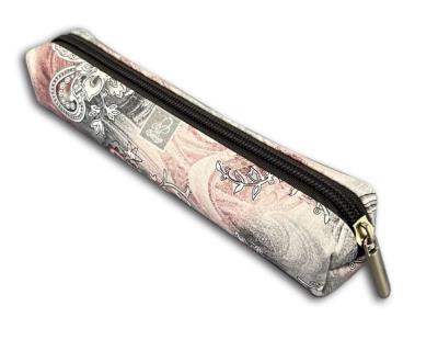 Piórnik mini prostokąt paisley szare. Wydawca: Bee-bee. SmakLiter.pl Opakowanie Piórnik mini prostokąt paisley szare