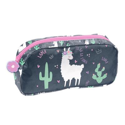 Piórnik owalny Lama PP23LA-004. Wydawca: Paso. SmakLiter.pl Opakowanie Piórnik owalny Lama PP23LA-004