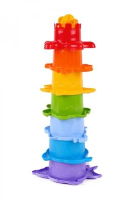 Piramida z foremkami. Wydawca: Technok. SmakLiter.pl Opakowanie Piramida z foremkami