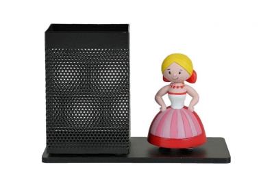 Przybornik biurkowy z figurką: Hanka. Wydawca: Tisso-Toys. SmakLiter.pl Opakowanie Przybornik biurkowy z figurką: Hanka