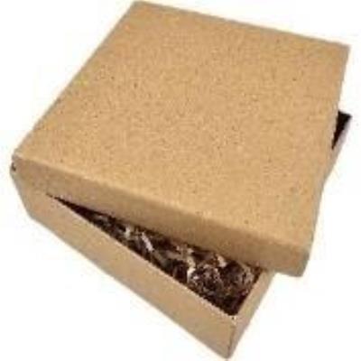 Pudełko prezentowe kraft beżowe 15x15x5,5cm. Wydawca: Ziemia Obiecana. SmakLiter.pl Opakowanie Pudełko prezentowe kraft beżowe 15x15x5,5cm