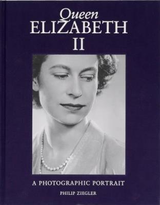 Queen Elizabeth II. Autor: Ziegler Philip, Blau Emma. SmakLiter.pl Okładka książki Queen Elizabeth II