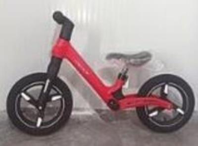 Opakowanie Rower biegowy czerwony