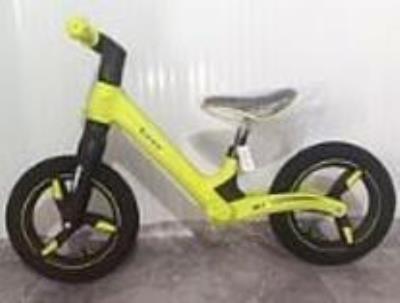 Rower biegowy żółty. Wydawca: ADAR. SmakLiter.pl Opakowanie Rower biegowy żółty