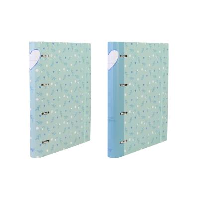 Opakowanie Segregator A4 4-ringowy na gumkę z wkładem w linie i przekładkami sweet blue