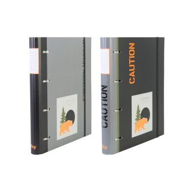 Opakowanie Segregator A4 4-ringowy na gumkę z wkładem w linie i przekładkami Traveller