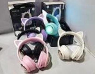 Słuchawki bezprzewodowe z Bluetooth. Wydawca: ADAR. SmakLiter.pl Opakowanie Słuchawki bezprzewodowe z Bluetooth