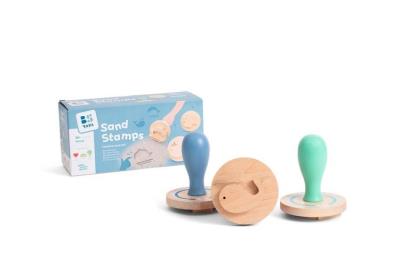 Stemple do piasku drewniane. Wydawca: BS Toys. SmakLiter.pl Opakowanie Stemple do piasku drewniane