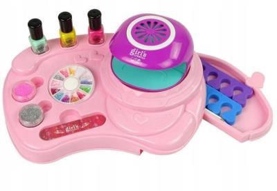 Studio paznokci. Wydawca: Rastar. SmakLiter.pl Opakowanie Studio paznokci