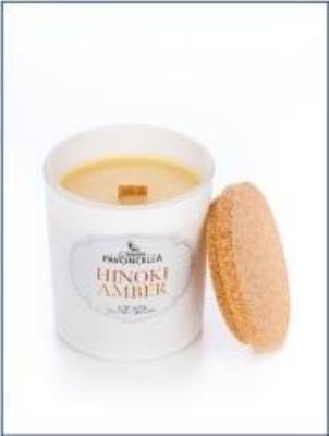 Świeczka sojowa Hinoki Amber biała 135g. Wydawca: Pavoncella. SmakLiter.pl Opakowanie Świeczka sojowa Hinoki Amber biała 135g