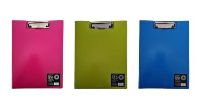 Teczka A4 z klipem. Wydawca: Ziemia Obiecana. SmakLiter.pl Opakowanie Teczka A4 z klipem