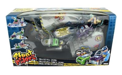 Tor wyścigowy Stunt Riderz Freestyle Zone. Wydawca: Pro Kids. SmakLiter.pl Opakowanie Tor wyścigowy Stunt Riderz Freestyle Zone