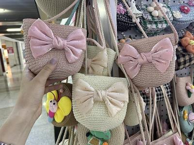 Opakowanie Torebka na ramię z rafii MIX