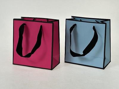 Opakowanie Torebka prezentowa 15x14x7cm MIX