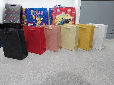 Opakowanie Torebka prezentowa 32x26x10cm MIX